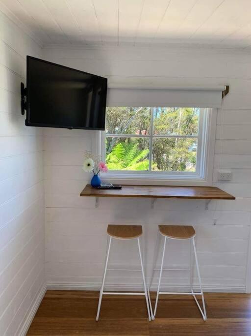The Wandering Duck - Heritage Tiny House Strahan Exterior photo